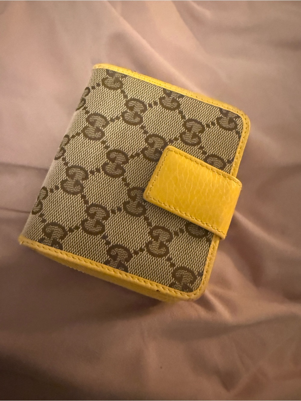 Gucci Beige Monogram Card Holder with Yellow Trim